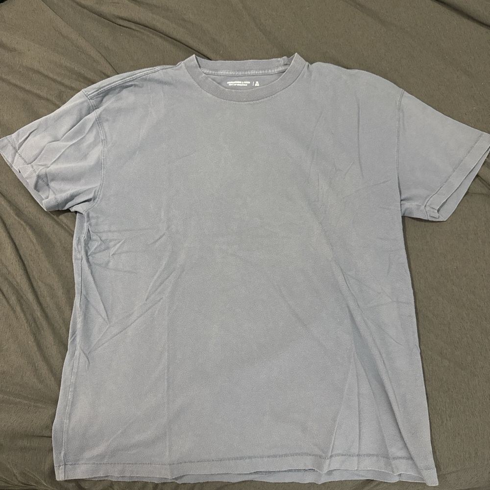 Abercrombie & Fitch Light Gray Short Sleeve Tee